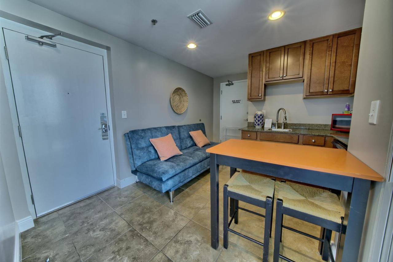 Sterling Breeze - Cozy Beachfront One Bedroom Condo Panama City Beach Exterior photo